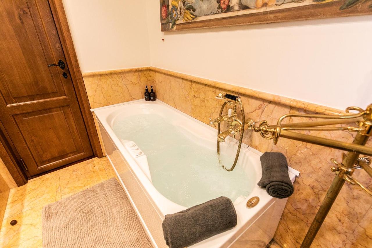 Klimt - Jacuzzi 5 Star - Luxury Design Apartment Milan Luaran gambar