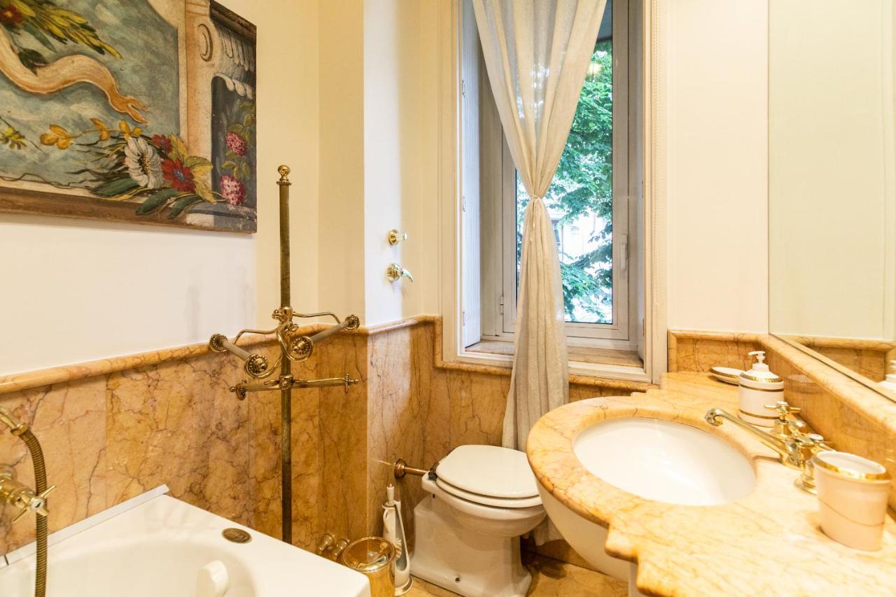 Klimt - Jacuzzi 5 Star - Luxury Design Apartment Milan Luaran gambar