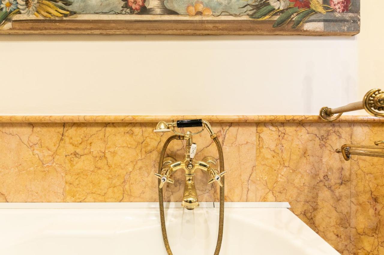Klimt - Jacuzzi 5 Star - Luxury Design Apartment Milan Luaran gambar