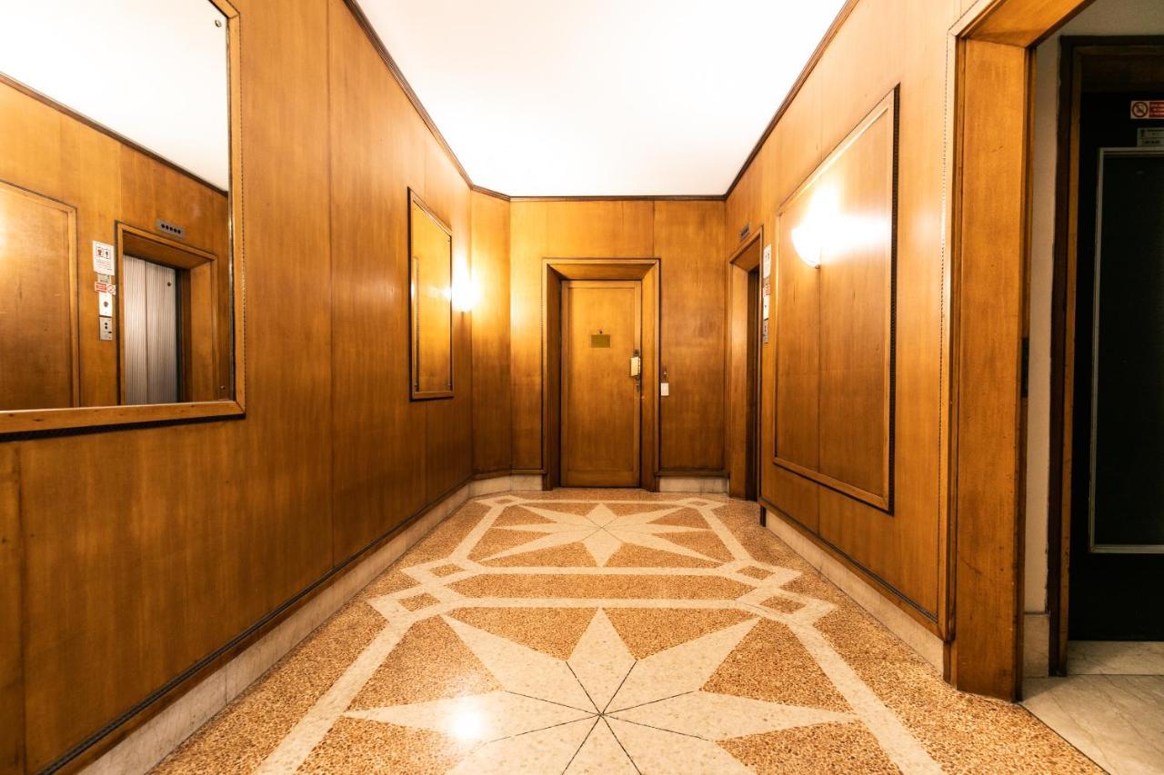 Klimt - Jacuzzi 5 Star - Luxury Design Apartment Milan Luaran gambar