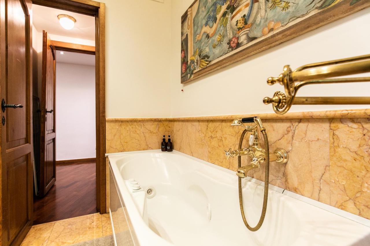 Klimt - Jacuzzi 5 Star - Luxury Design Apartment Milan Luaran gambar